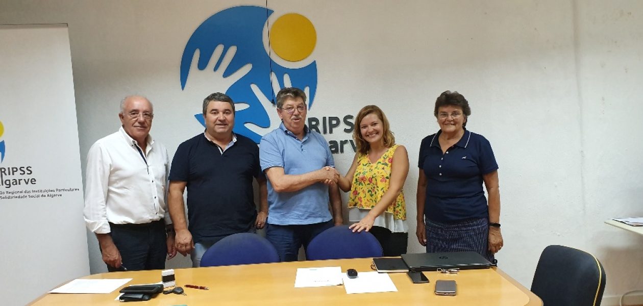 Assinatura parceria entre a URIPSS Algarve e a Nutricionista Adriana Sales