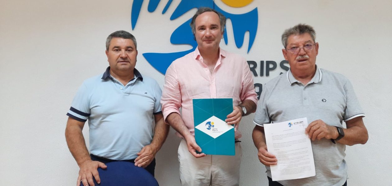 Assinatura parceria entre a URIPSS Algarve e o Atelier Arquitetura e Engenharia Filipe & Gabriela